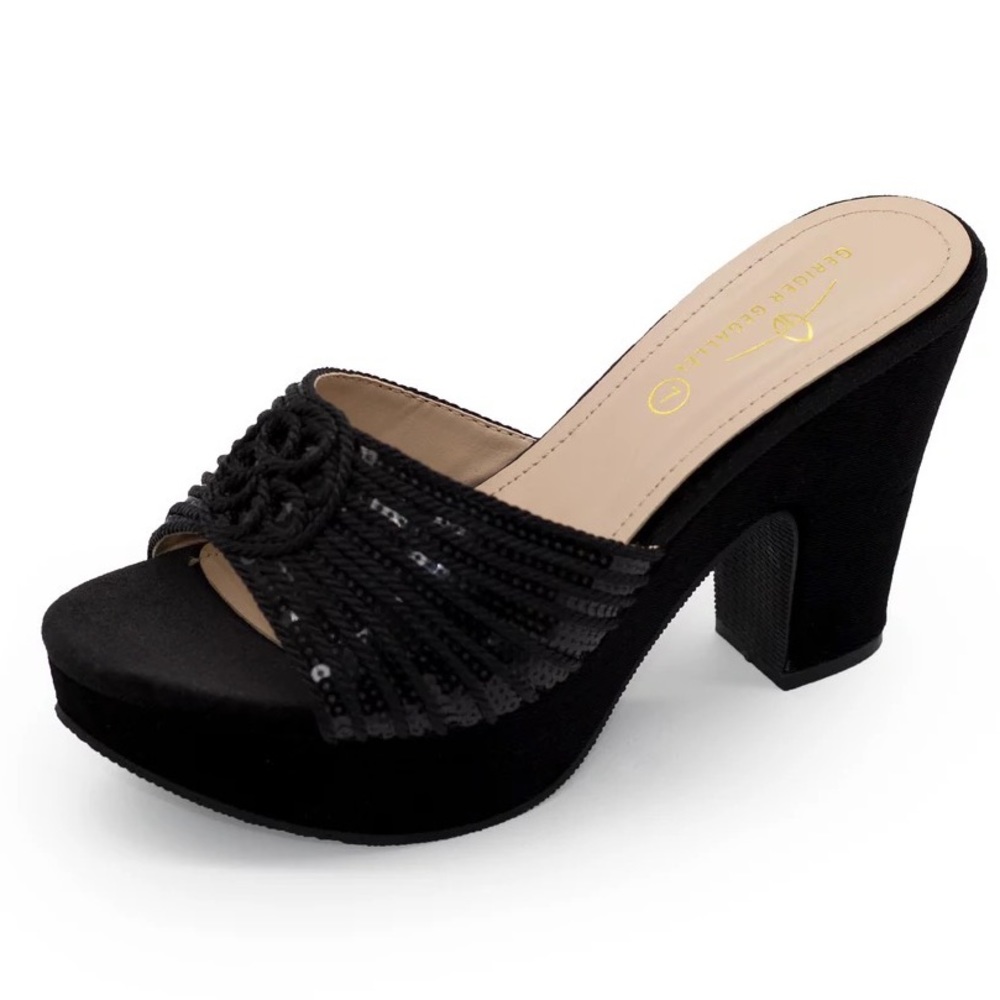 Straw Chunky Heeled Mule Sandals